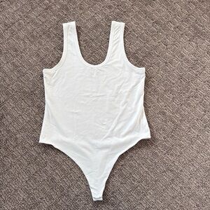 Nuuds scoop neck tank